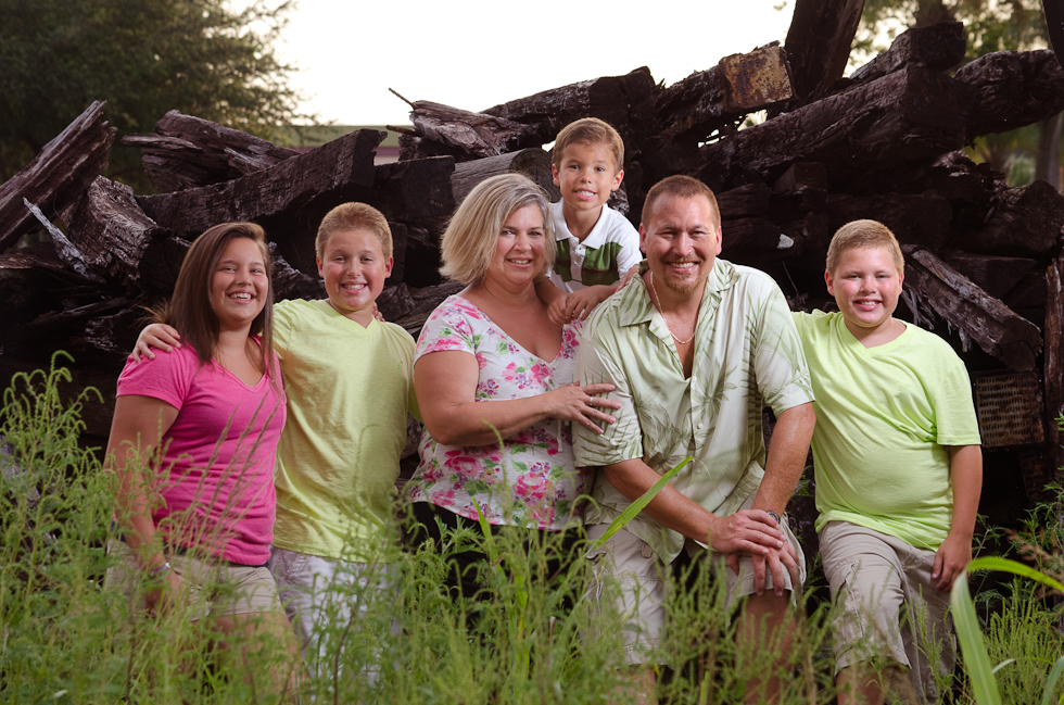 Family_Photographer_Plant_City (10) Family in field Plant City
