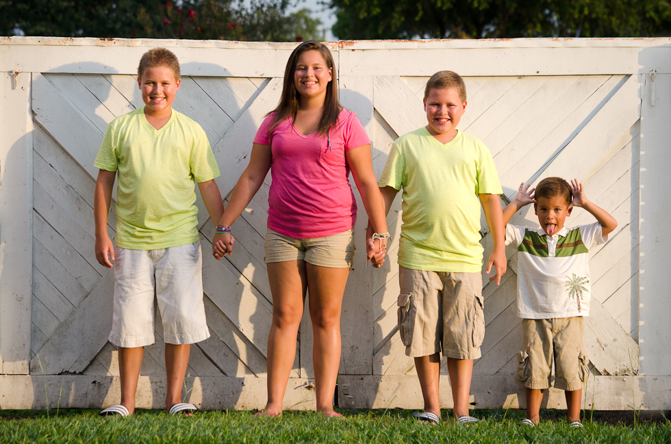 Family_Photographer_Plant_City (2) youngest brother makes a silly face