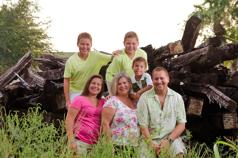 Family_Photographer_Plant_City (9) Family in field Plant City